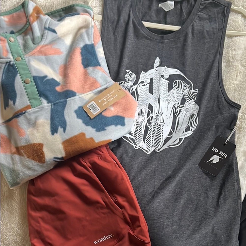 Gray Graphic Tank Top and Coral Shorts